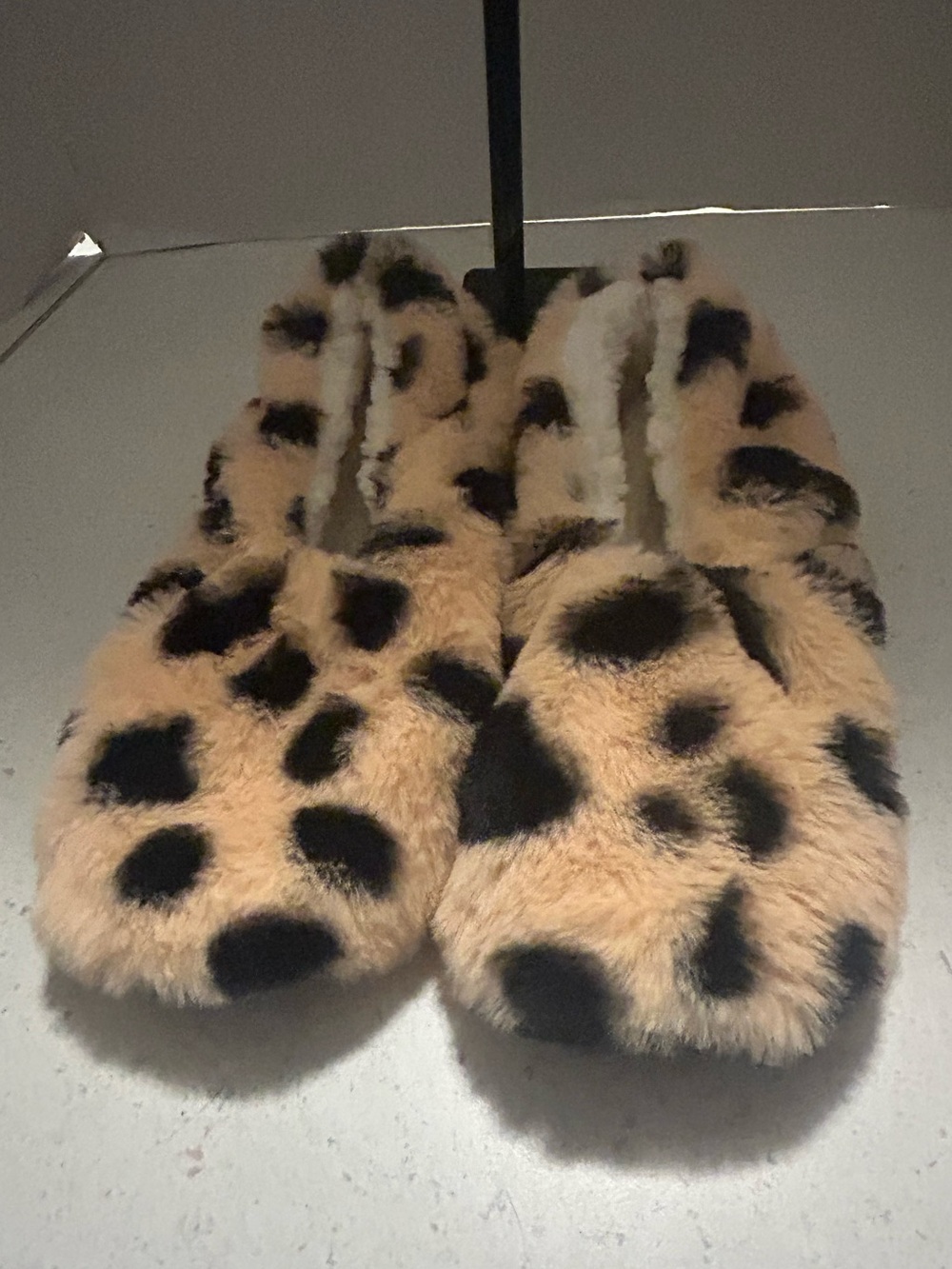 Faux Fur Leopard Print Slippers - Tan & Black